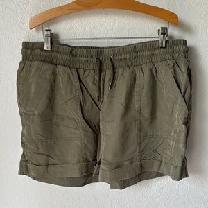 Universal Thread Olive Shorts